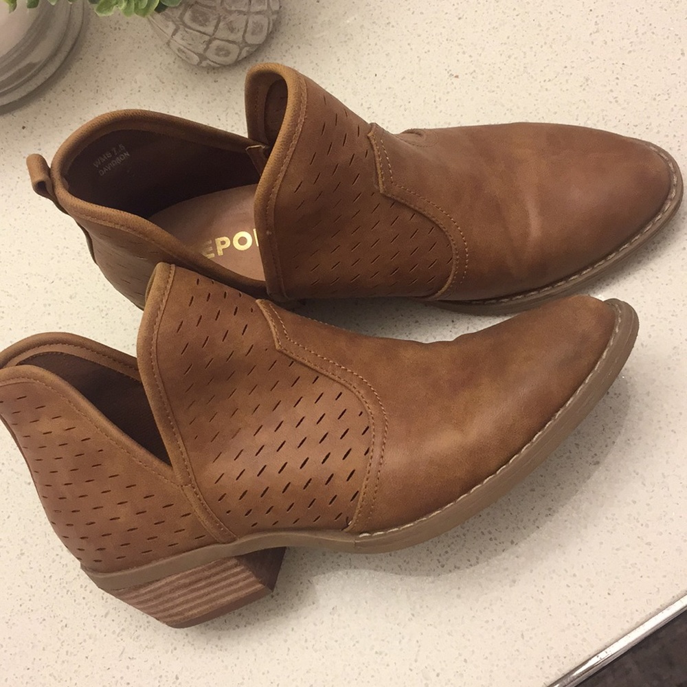 Report Brown booties